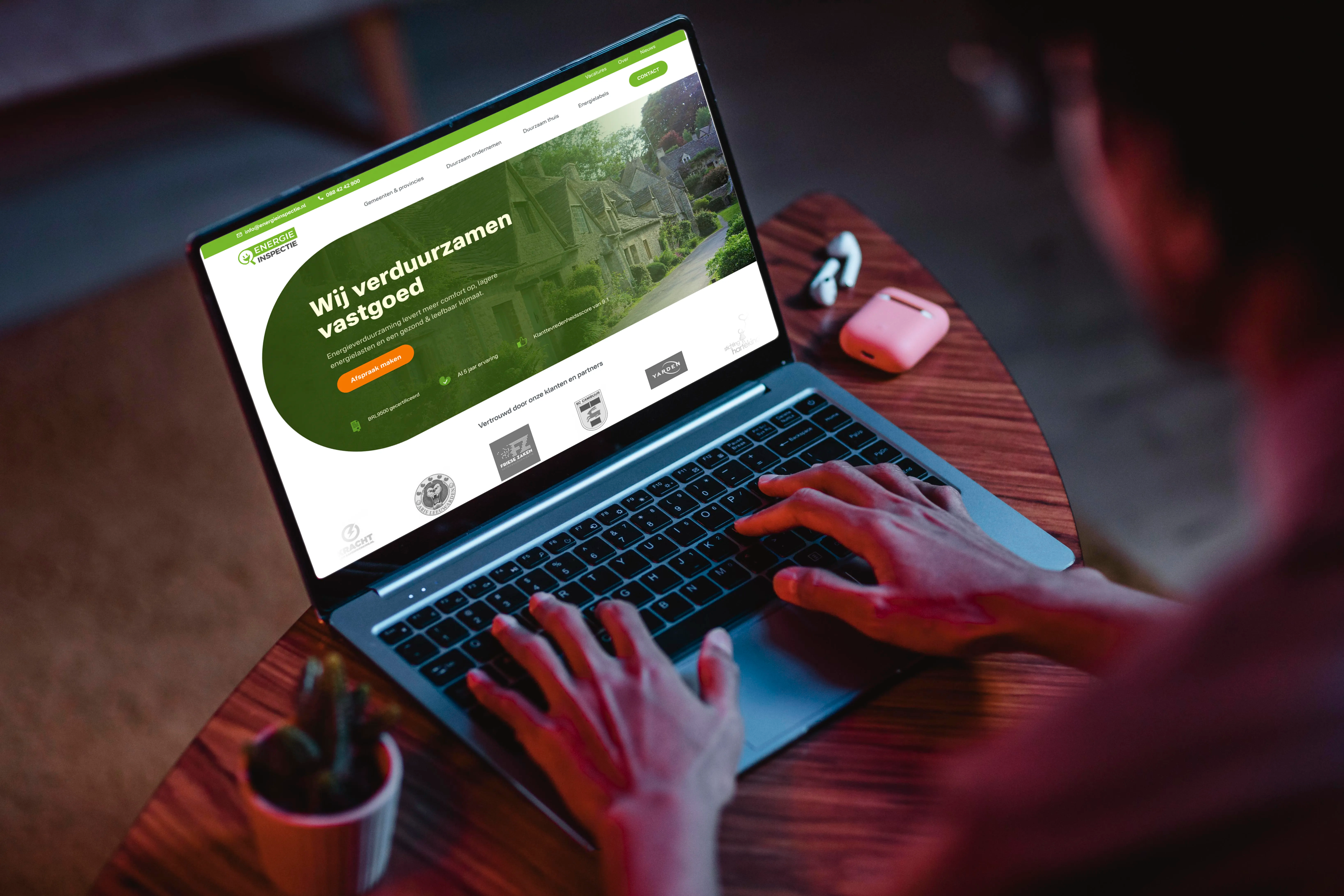 RentAround-mockup1 copy